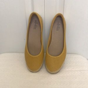 Collection By Clarks  Yellow Slip On Shoes Size 8W